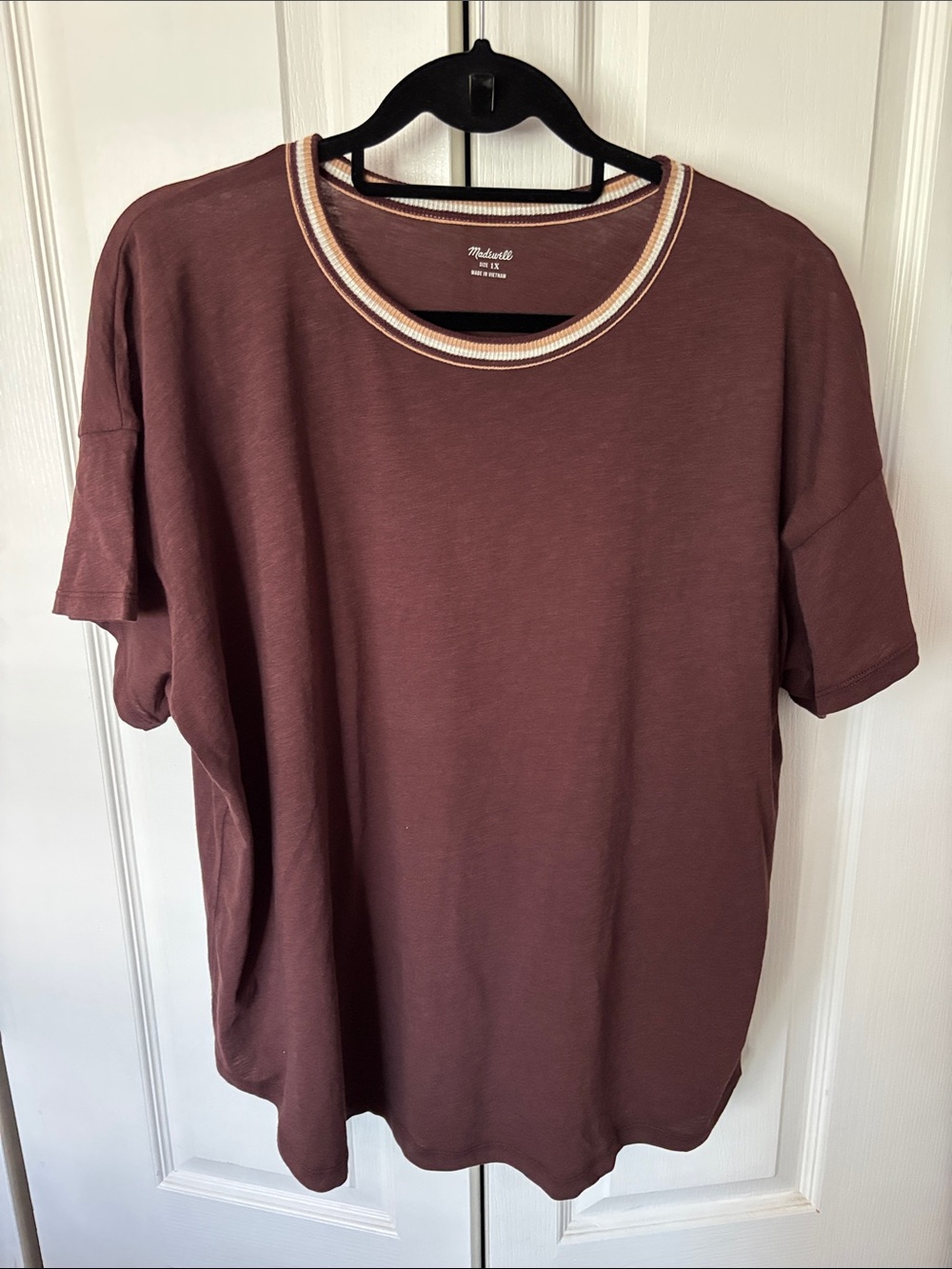 Madewell Short-Sleeve Crewneck Tee in Maroon with Striped Ribbed Collar